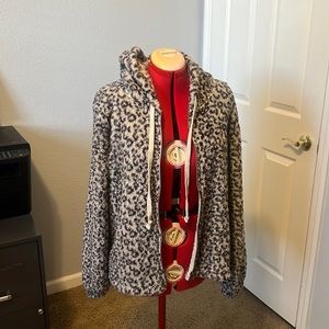 Like New worn once. BoBeau szL fuzzy leopard print Jacket. Super cozy. As shown